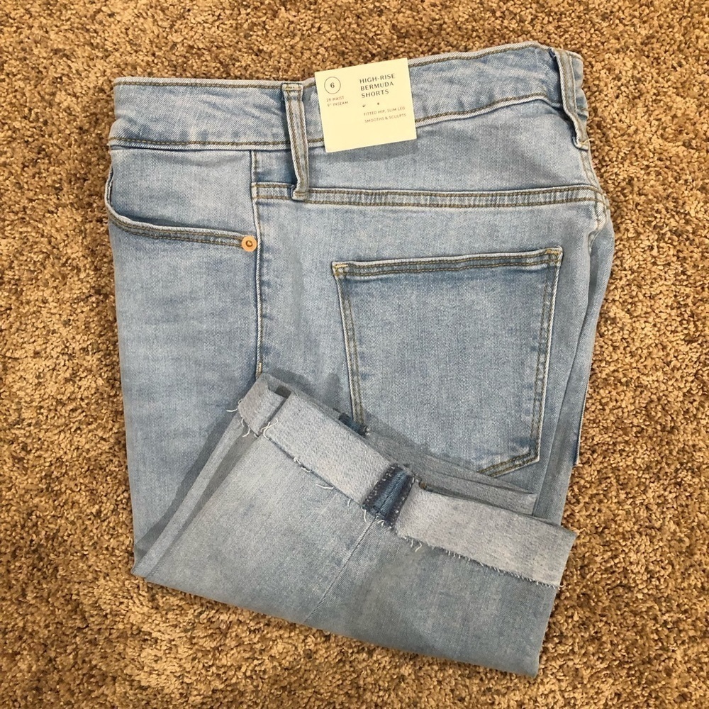 Universal Thread Bermuda Jean Shorts / NWT/ High Rise/ Size 6 - Picture 5 of 11